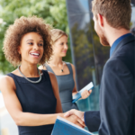 Tips Gak Keluar Keringat Dingin Ketika Ketemu Orang Baru