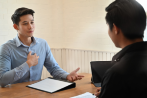 Cara memperkenalkan diri saat interview kerja dengan baik