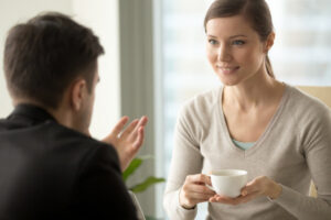 Tahap mendengarkan dalam proses komunikasi