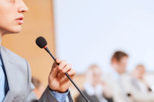 Tips public speaking buat yang moody an